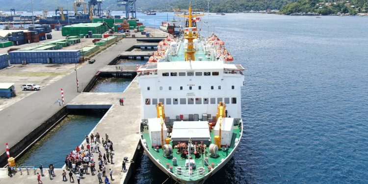 Kapal Penumpang Yang Angkut Petikemas Dilarang Memuat Barang Berbahaya