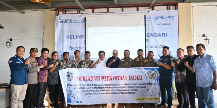 Aktivitas Bongkar Muat di Kendari New Port Aman & Kondusif