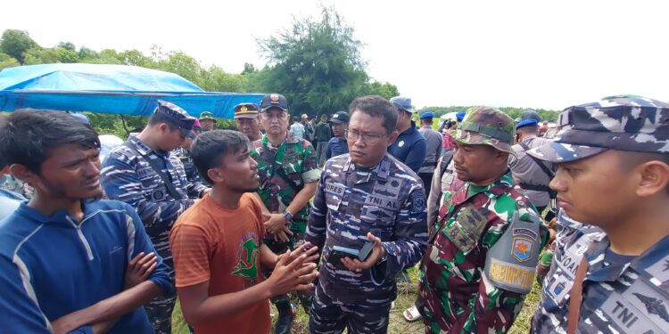 Danlantamal Tinjau Pengungsi Rohingnya yang Ditinggalkan Nakhoda
