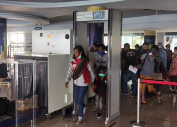 Arus Penumpang di Pelabuhan Makassar Tumbuh 122,58%