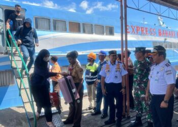 KM. Express Bahari 6 F Kembali Beroperasi, KSOP Gresik Dukung Pelayanan Penerbitan SPB