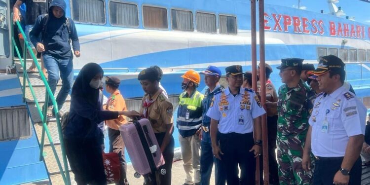 KM. Express Bahari 6 F Kembali Beroperasi, KSOP Gresik Dukung Pelayanan Penerbitan SPB