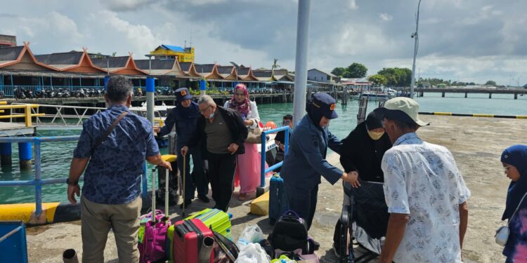 Masyarakat Serbu Mudik Gratis Kapal Laut