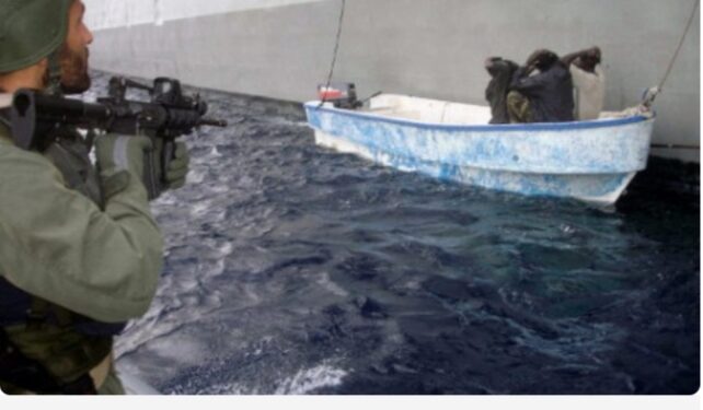 20 Orang Bersenjata Ambil Alih Kapal Kargo di Lepas Pantai Somalia