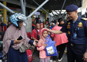 Akhirnya Dobonsolo Tiba di Priok, Ribuan Pemudik Balik Gratis Senang