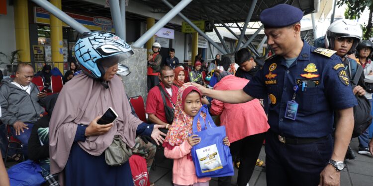 Akhirnya Dobonsolo Tiba di Priok, Ribuan Pemudik Balik Gratis Senang