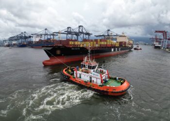 Pelabuhan Tak Ada Libur, Tetap Memberi Layanan