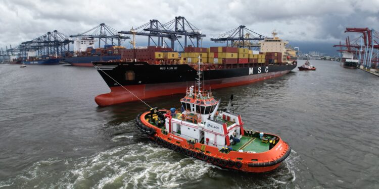 Pelabuhan Tak Ada Libur, Tetap Memberi Layanan