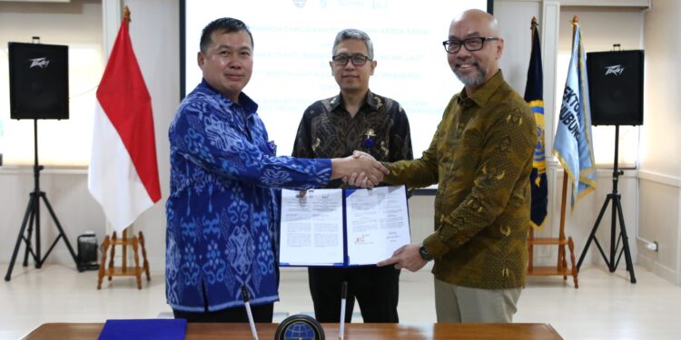 BKI-Kemenhub Teken Perjanjian Kerjasama Pemeliharaan Kapal Navigasi