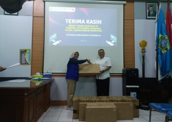 TPS Salurkan Bantuan PC Untuk Laboratorium Komputer STIAMAK