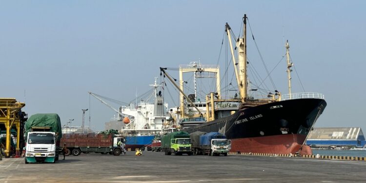 Transformasi Kinerja Tanjung Emas Lewat Implementasi PTOS-M