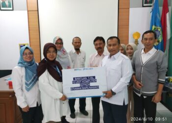 Pelindo Serahkan PC TJSL Untuk STIAMAK Surabaya