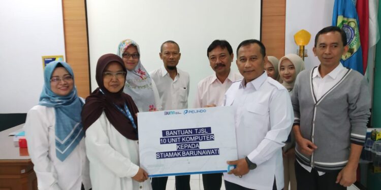 Pelindo Serahkan PC TJSL Untuk STIAMAK Surabaya