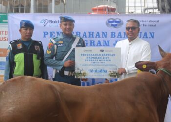 Idul Adha, JICT Bagikan 40 Sapi ke Masyarakat Sekitar