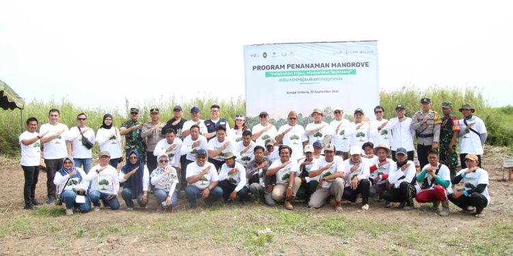SPMT Grup Tanam 30 Ribu Mangrove di Pesisir Kalteng