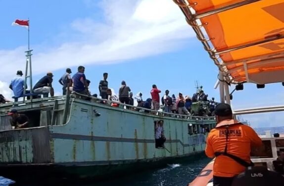 73 Penumpang Kapal Nur Rezeki Berhasil Dievakuasi Dari Tanjung Sambano