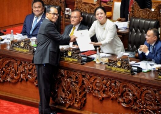 DPR Resmi Mengesahkan Revisi UU Pelayaran