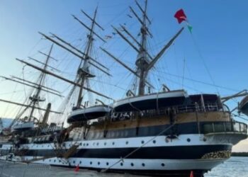 Kapal Amerigo Vespucci Sandar di Pelabuhan Belawan