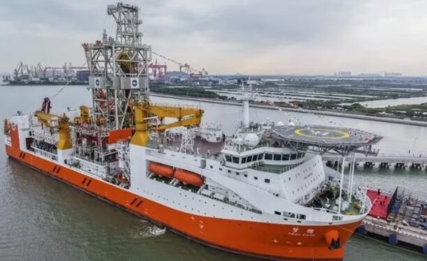 China Resmi Operasikan Kapal Pengeboran Laut Dalam