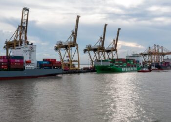 Hingga November, TPS Surabaya Sudah Tangani 1.436.951 TEUs