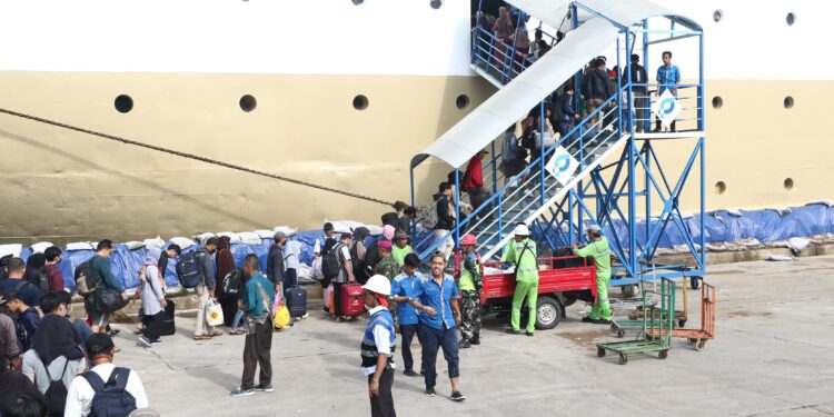 Selama Nataru, Kemenhub Sediakan 29.972 Tiket Gratis Kapal Laut