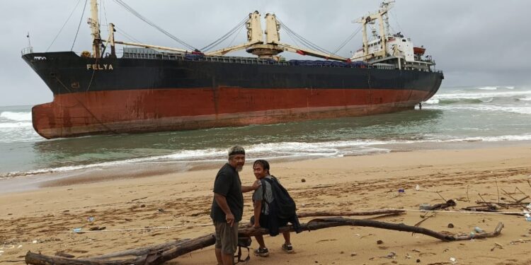KPLP Selamatkan 19 Awak Kapal MV Felya