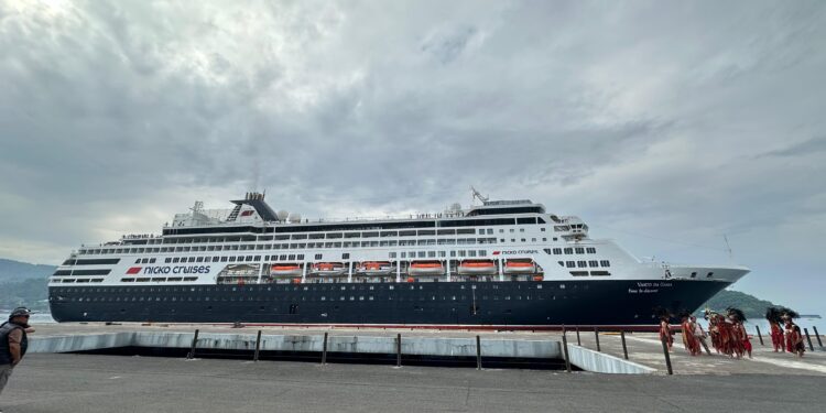 Bawa 623 Penumpang, Kapal Cruise Vasco Da Gama Masuk Bitung