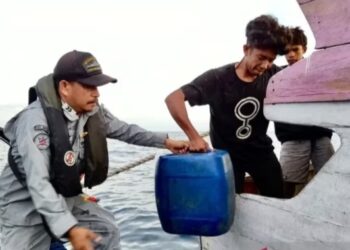 Bakamla Selamatkan Kapal Nelayan di Laut Flores