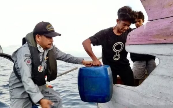 Bakamla Selamatkan Kapal Nelayan di Laut Flores