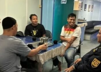 Bakamla Serahkan Crew MT Silver Yang Tenggelam ke KSOP