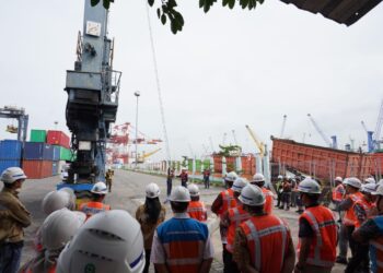 Pelindo Petikemas Gelar Training Vertical Rescue
