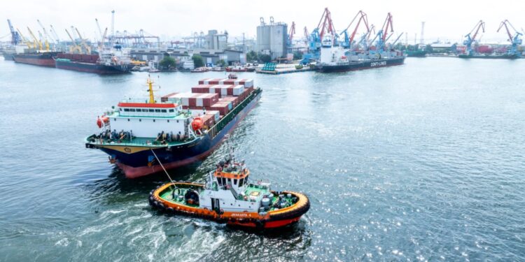 Sebanyak 56.616.342 GT Kapal Lintasi Pelabuhan Tanjung Redep