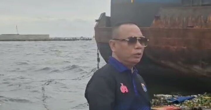 Hari Ini, 8 Tongkang Bongkar Batubara di Marunda