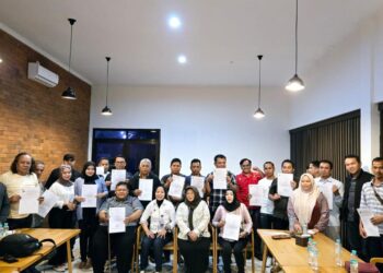 Kemenhub Serahkan SIUKAK kepada Puluhan Keagenan Awak Kapal