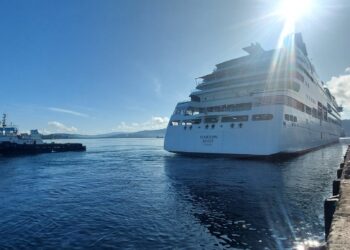 MV Seaburn Quest, Pertama Masuk Bau-bau Membawa 435 Wisatawan