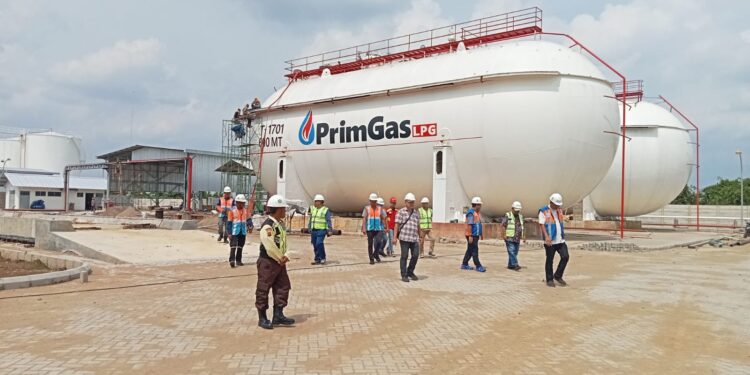 PTP Cabang Jambi – PT Kimia Yasa Kerjasama Tangani Bongkar Muat LPG di Muara Sabak