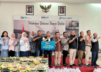 Pelindo 1 Bagikan Paket Sembako Ramadhan ke Masyarakat