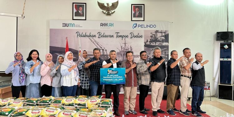 Pelindo 1 Bagikan Paket Sembako Ramadhan ke Masyarakat