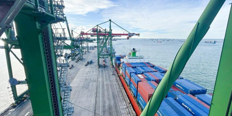 Selama Libur Lebaran, Terminal Teluk Lamong Pastikan Arus Barang Lancar