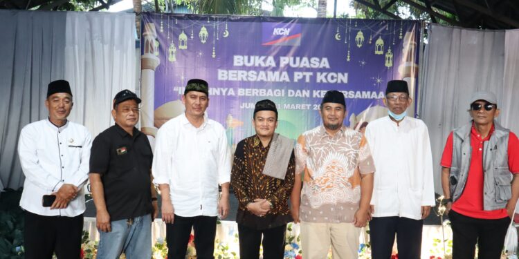 KCN Berbagi, Berikan Santunan ke 100 Anak Yatim