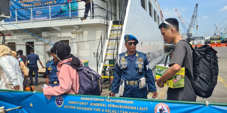 Masyarakat Jatim & Bali Mudik Gratis Dengan Kapal Negara