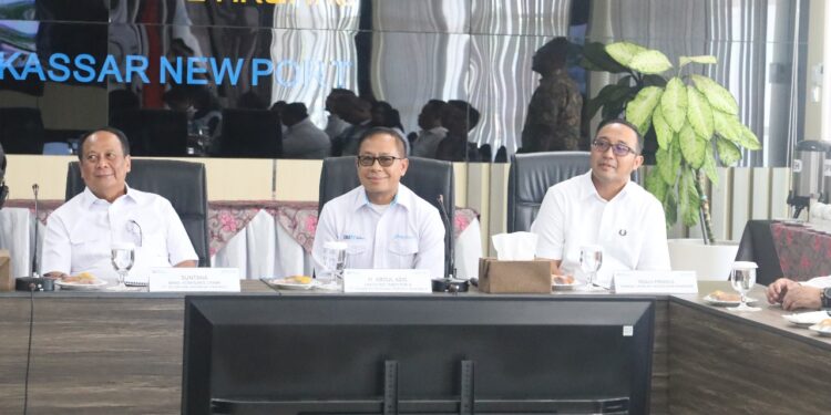 Kunjungi TPK New Makassar, Wamenhub Bilang TPK Ini Sebagai Simpul Logistik Strategis