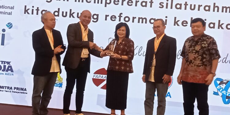 Dari Halal bi Halal ALFI, Gubernur Jakarta Ingin Miliki Pelabuhan Sendiri