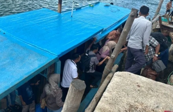 59 Penumpang Kapal Arena Yang Kandas Berhasil Diselamatkan