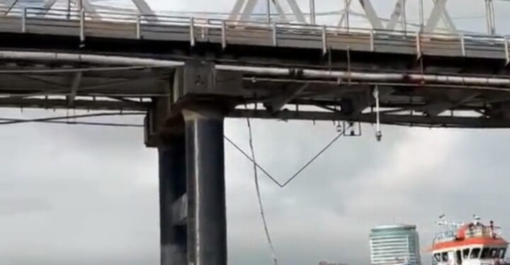 Ini Kata Pelindo Soal Kapal Tongkang Tabrak Jembatan Mahakam