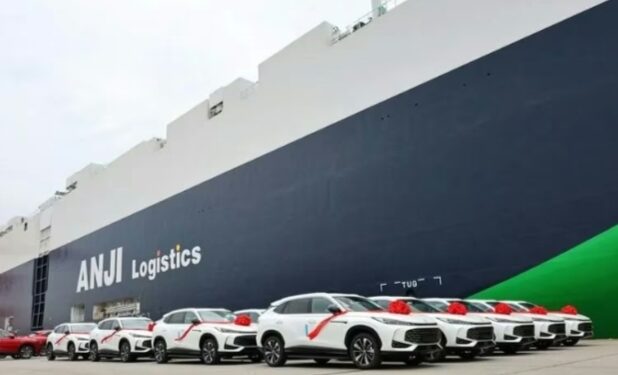 Pelayaran Perdana Kapal Pengangkut Mobil Terbesar di Dunia