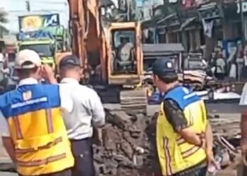Pengusaha Rugi Ratusan Miliar, Jalan Jebol, Truk Stop Satu Bulan