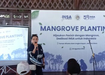 INSA Turut Lestarikan Lingkungan Tanam 5.000 Mangrove
