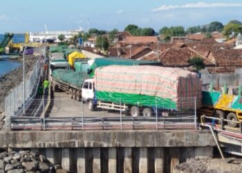 Pelabuhan Macet Lagi, Daripada Celaka Lebih Baik Selamat