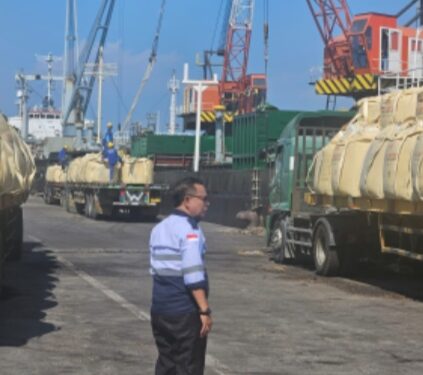 Bongkar Muat di Pelabuhan DABN Lancar